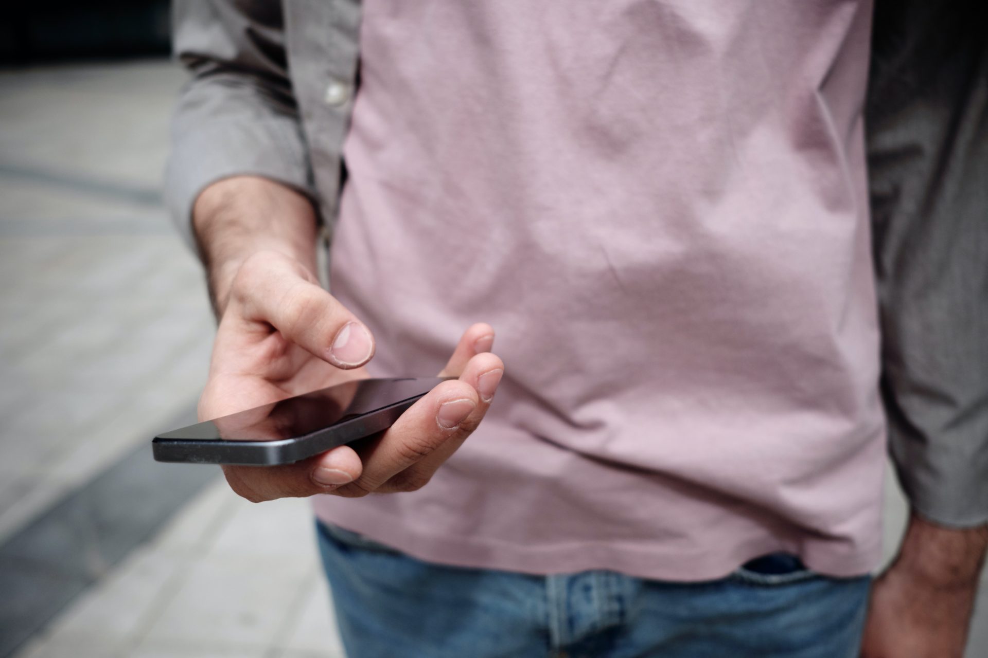 Optimale Erreichbarkeit & Kundenzufriedenheit: VIER und virtualQ vertiefen Partnerschaft, Photo by Clique Images on Unsplash