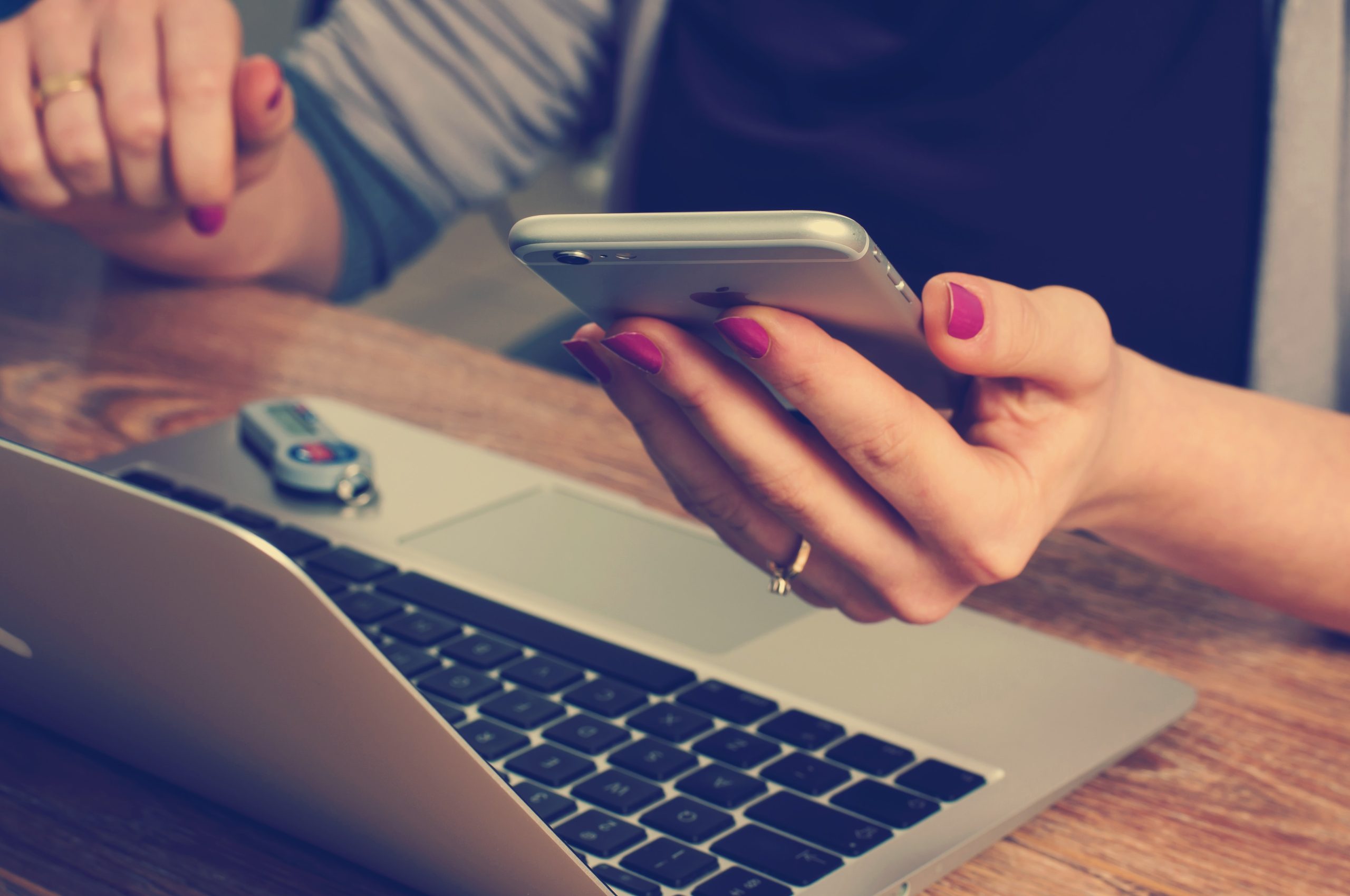 Zukunft-Kundeninteraktion, ETH, Prof.Dr.Wangenheim, CRM-MarTech, Photo by William Iven on Unsplash