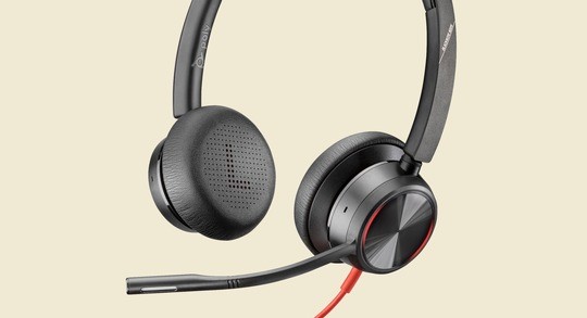Blackwire 8225 von Poly: USB-Headset mit hybridem Active Noise Cancelling und Acoustic-Fence-Technologie