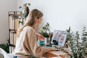 Randstad Workmonitor 2024: Schweizerier Arbeitnehmende ziehen weiche Faktoren vor, Bild: pexels-george-milton-7034390