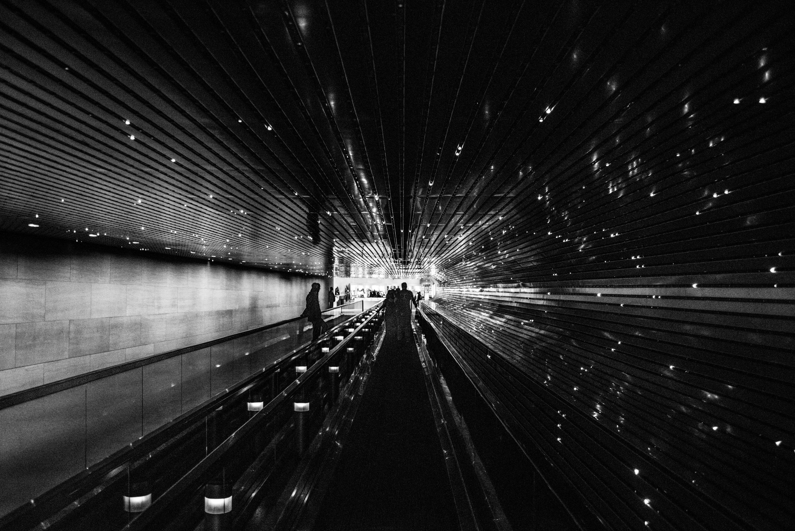 architecture-black-and-white-dark-2081166 (1)