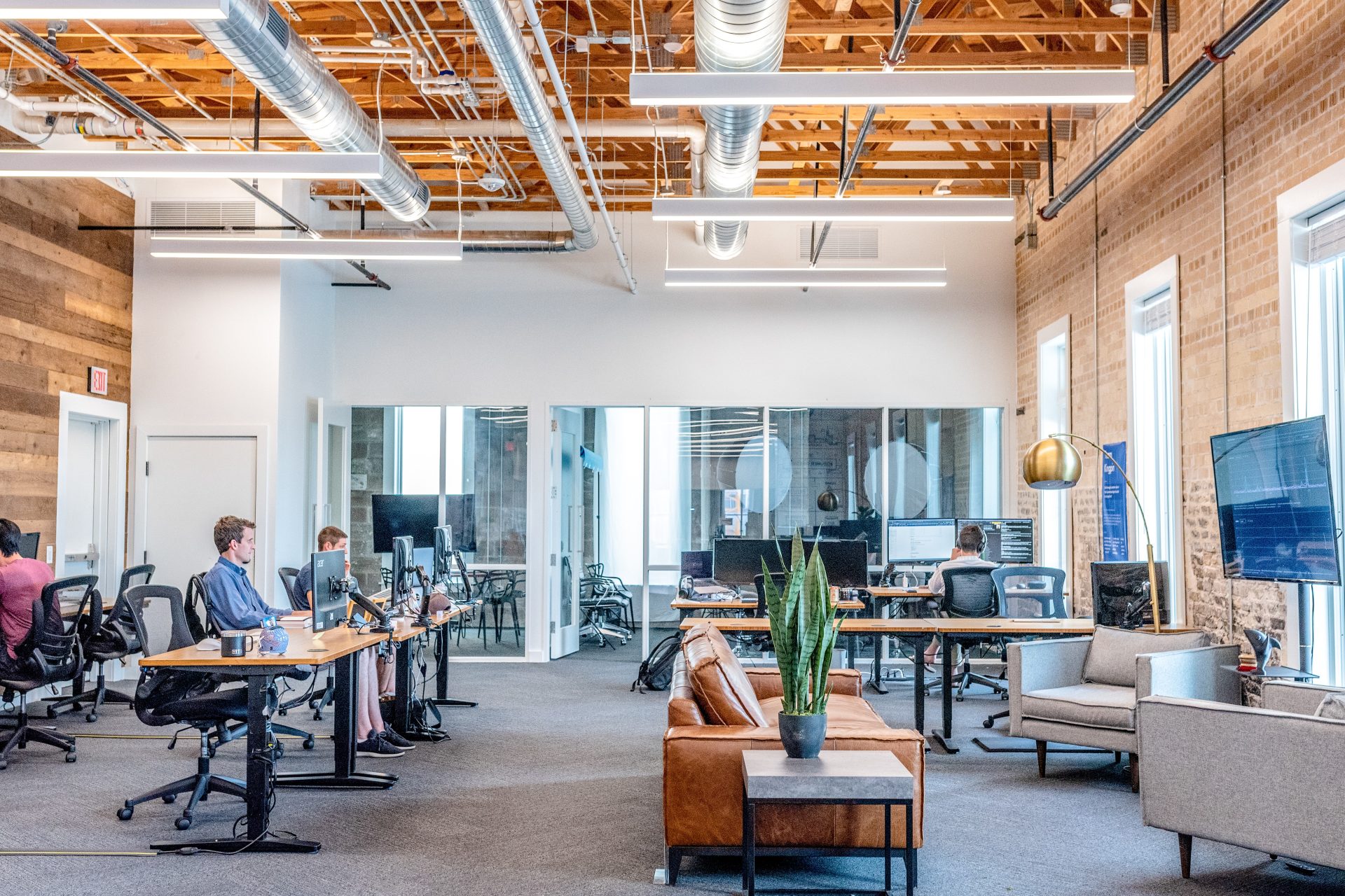 Ordnung muss sein: Aufräumen mithilfe von CRM-Systemen Ordnung muss sein: Aufräumen mithilfe von CRM-Systemen, Photo by Austin Distel on Unsplash