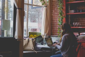 Remote Work Tools müssen nutzerfreundlich aber sicher sein, GoTo, Photo by Bonnie Kittle on Unsplash