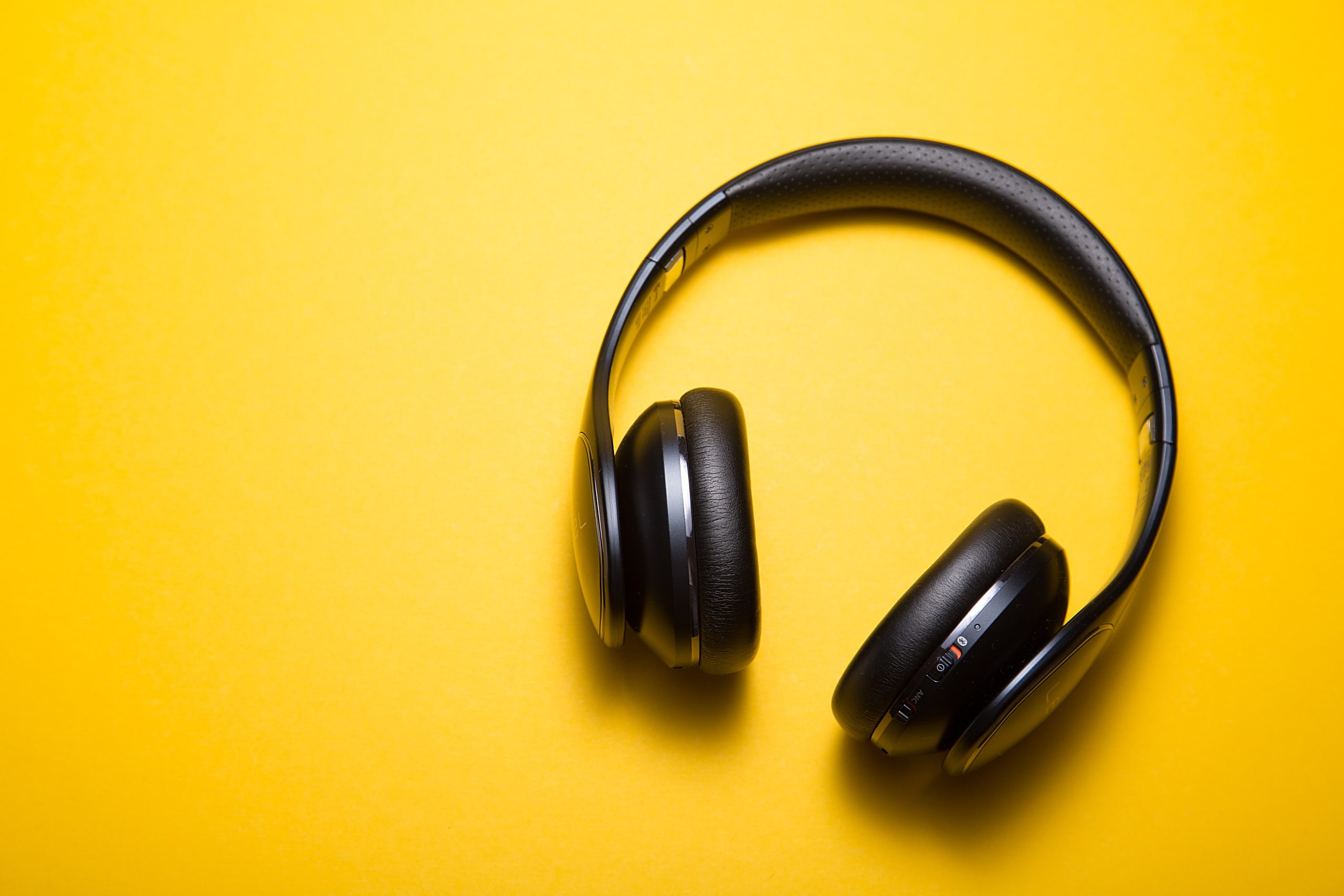 Kundenunzufriedenheit und Geschäftseinbussen aufgrund schlechter Audioqualität, Photo by C D-X on Unsplash