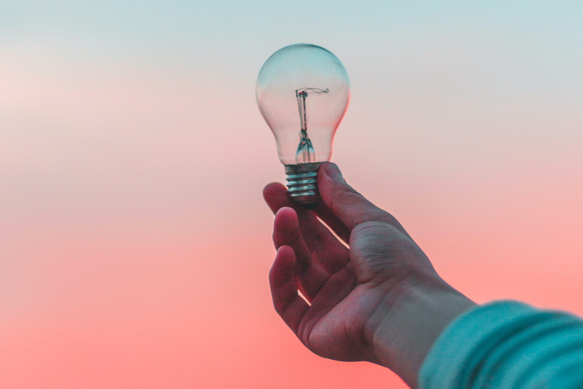 Hello bank! digitalisiert ihr Kundenmanagement mit BSI Hello bank! digitalisiert ihr Kundenmanagement mit BSI, Photo by Diego PH on Unsplash