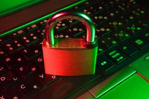 Cyber Risk Management: Bewusstsein allein reicht nicht, HSLU, Photo by FLY:D on Unsplash