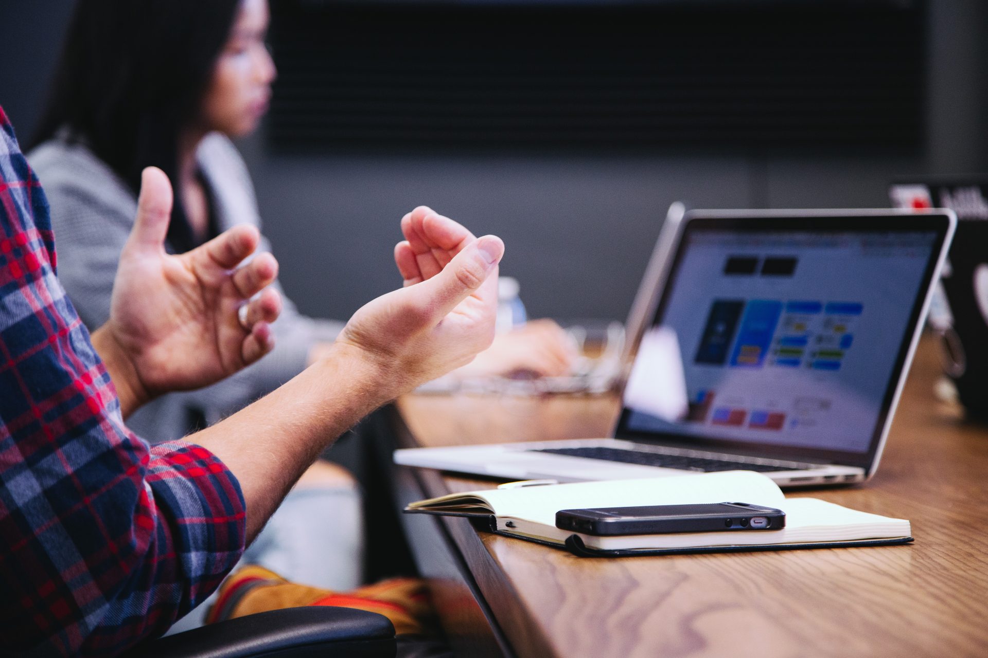 Single Source of Truth anstatt Data Overkill Single Source of Truth anstatt Data Overkill, elaboratumSuisse, Photo by Headway on Unsplash