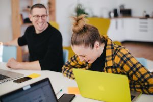 Vier Tipps um den Service mit Kunden-zentriertem Design zu verbessern, Photo by Jason Goodman on Unsplash