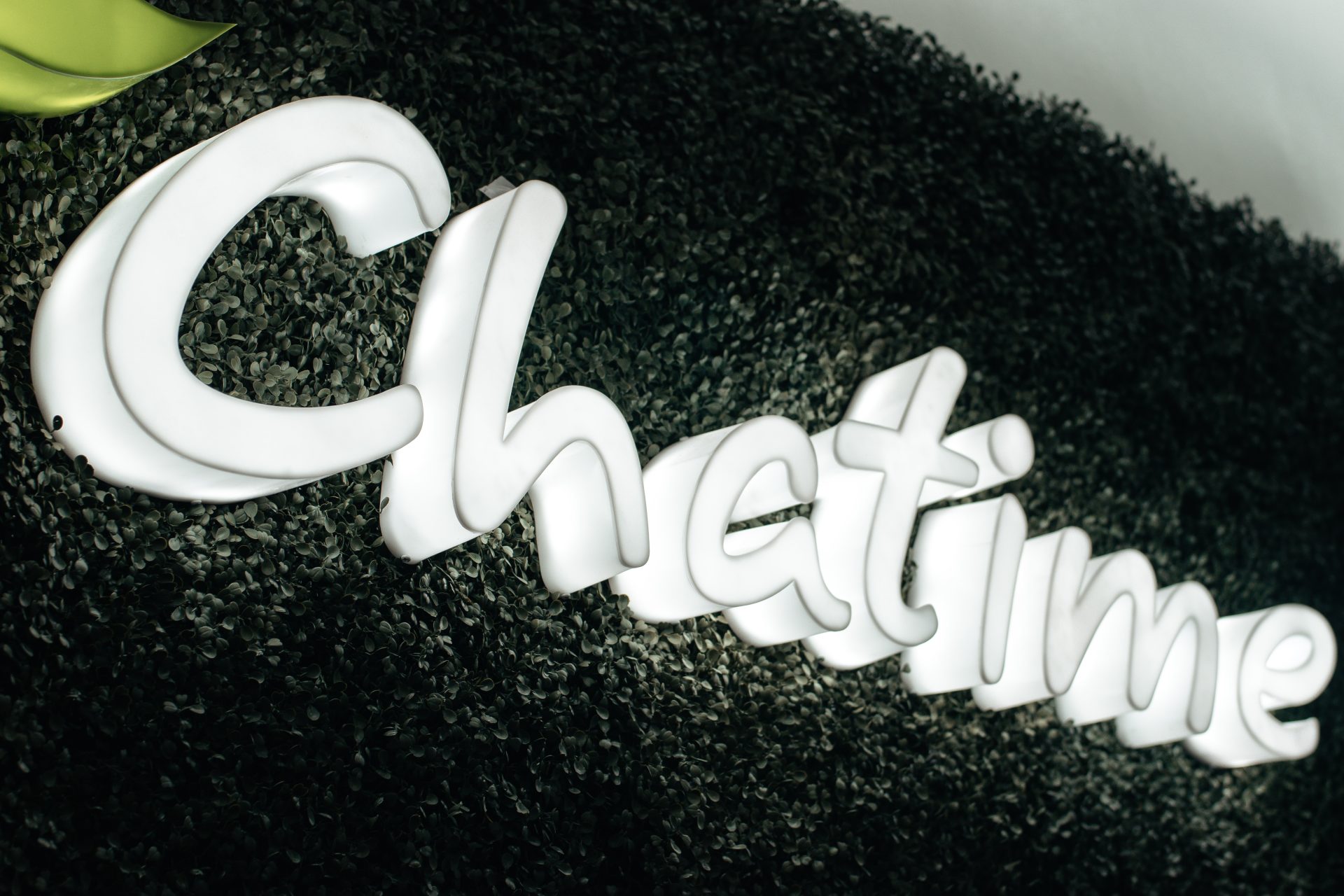 USU startet einzigartiges Open-Source-Projekt für Chatbot-Netzwerke USU startet einzigartiges Open-Source-Projekt für Chatbot-Netzwerke, Photo by La Victorie on Unsplash