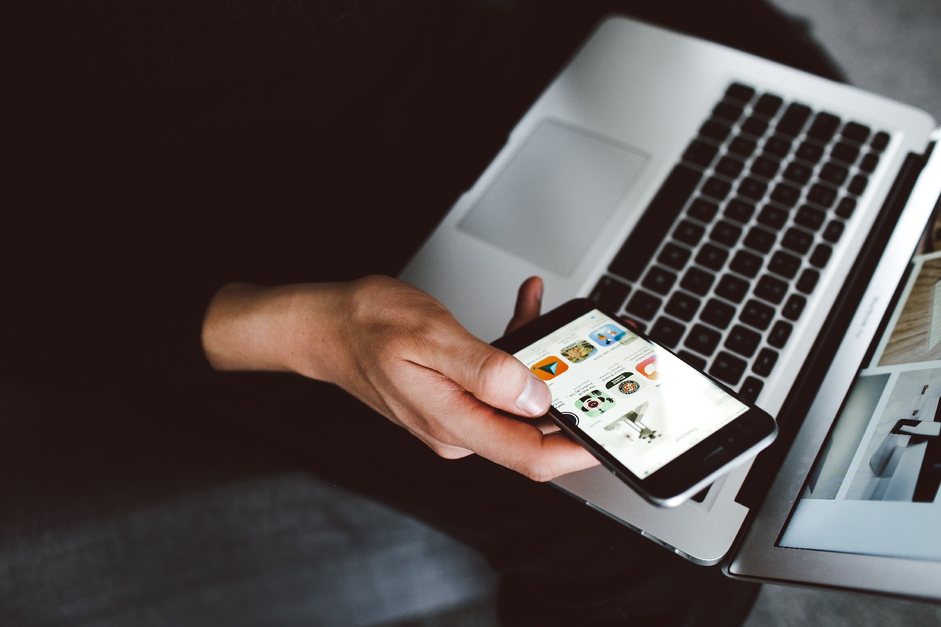 Emarsys veröffentlicht wichtige Updates für seine Omnichannel-Customer Engagement-Plattform, Photo by Lilly Rum on Unsplash