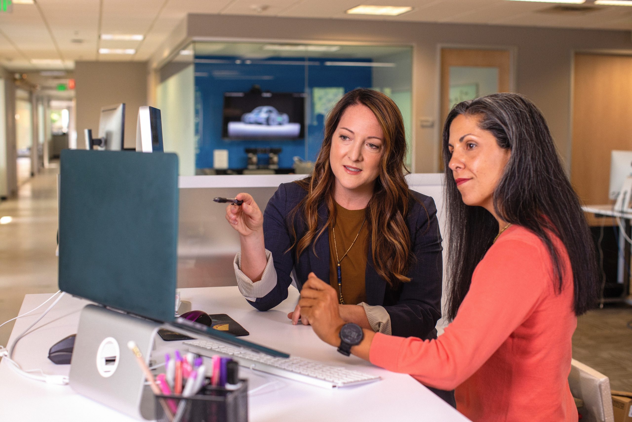 Webhelp akquiriert den führenden brasilianischen Digital Customer Experience Provider Grupo Services, Photo by LinkedIn Sales Solutions on Unsplash