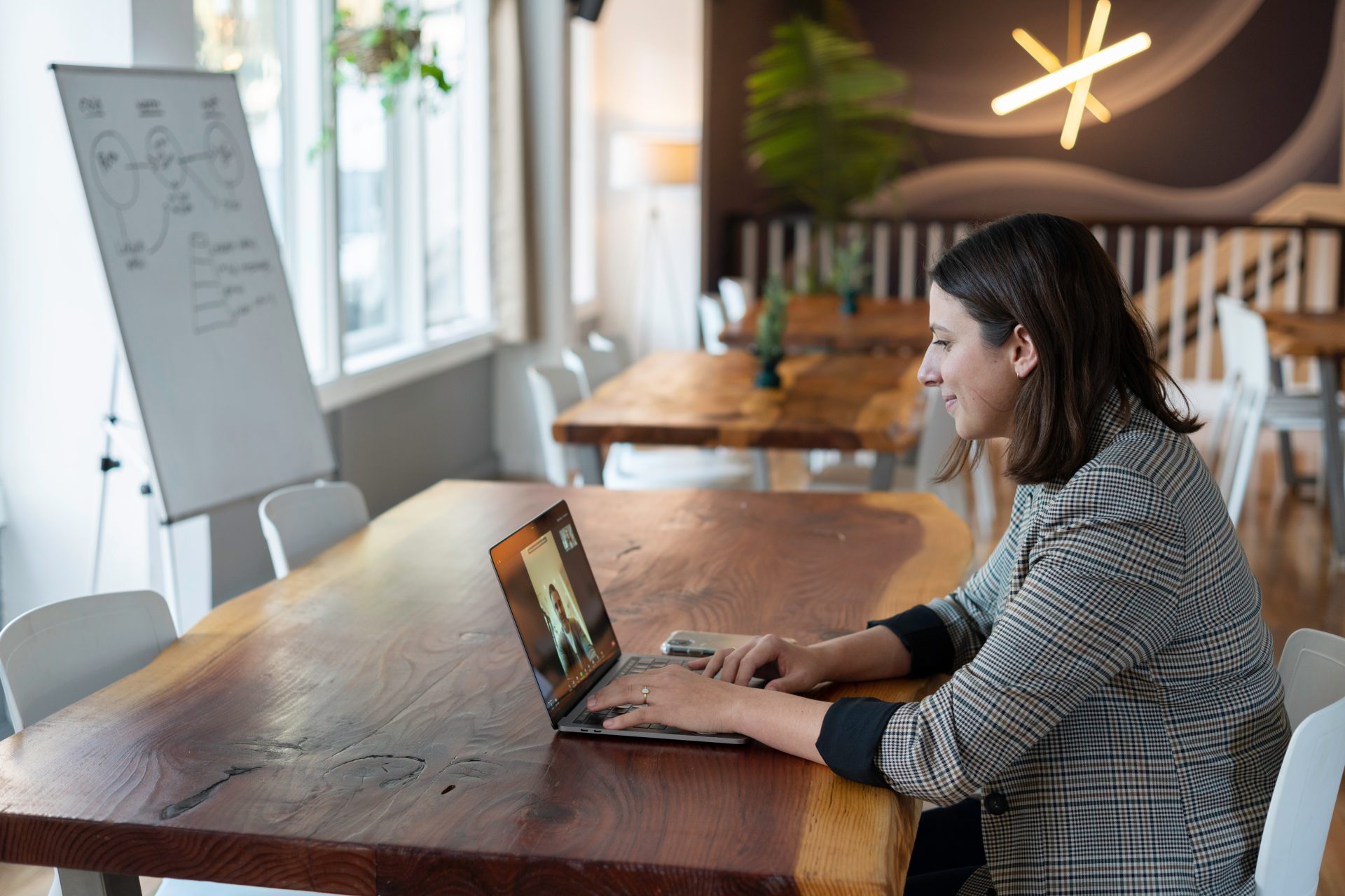 Freshworks: Produkt-Innovationen erlauben Unternehmen smartere Konversationen Freshworks: Produkt-Innovationen erlauben Unternehmen smartere Konversationen, Photo by LinkedIn Sales Solutions on Unsplash