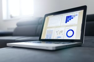 Internationale Qualtrics-Studie, Photo by Lukas Blazek on Unsplash