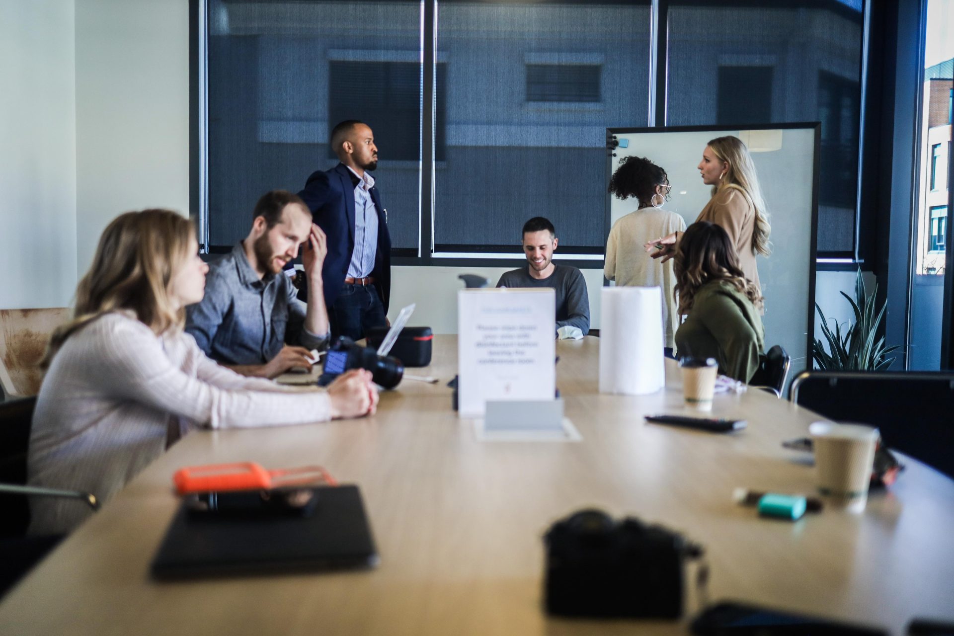 Führen in die ungewisse Zukunft Fürhen in die ungewisse Zukunft, Dirk Rossum, Leading Transformation, Foto von Memento Media auf Unsplash