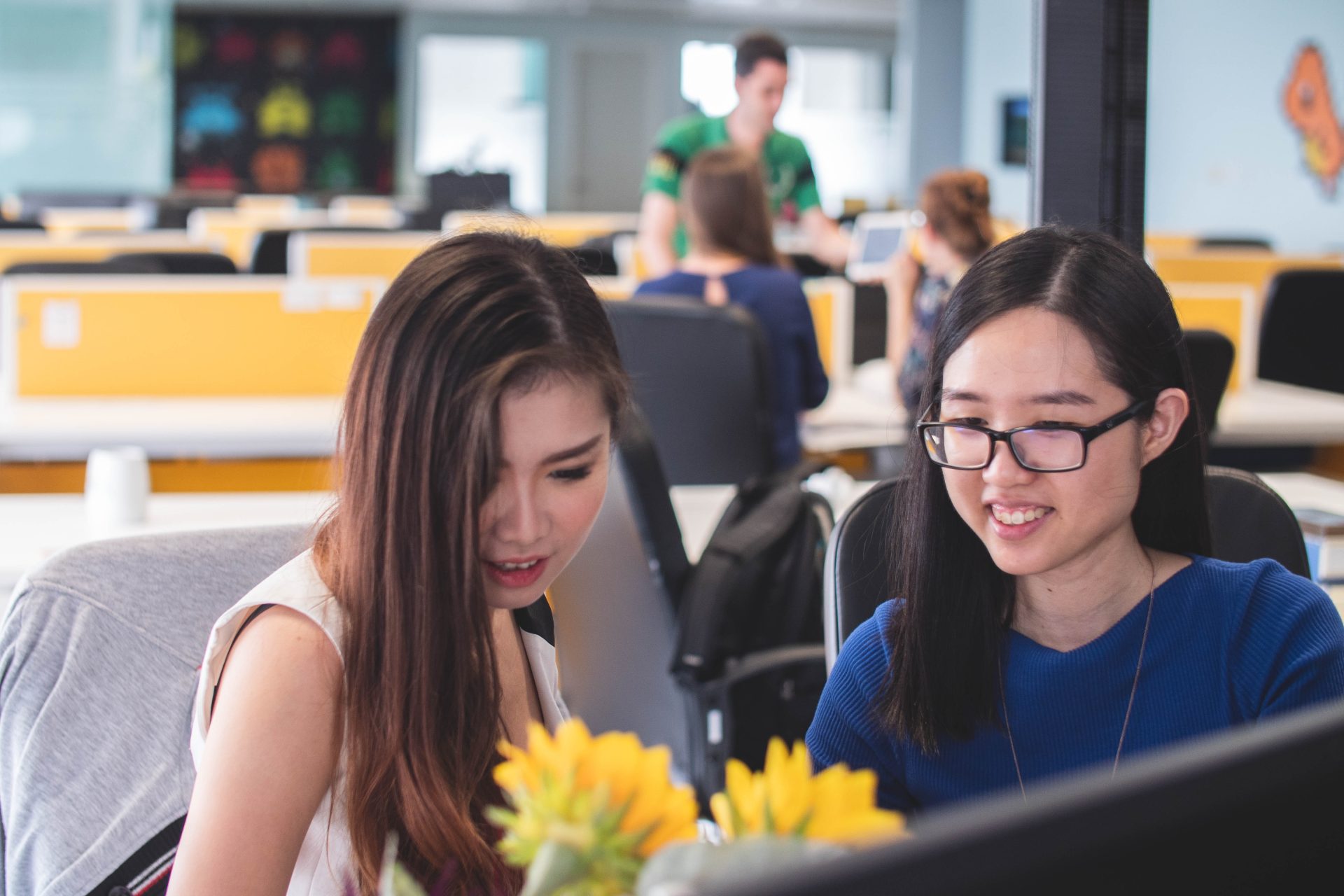 Competec-Gruppe mit BRACK.CH optimiert Kundenservice mit BSI Competec-Gruppe mit BRACK.CH optimiert Kundenservice mit BSI, Photo by Mimi Thian on Unsplash