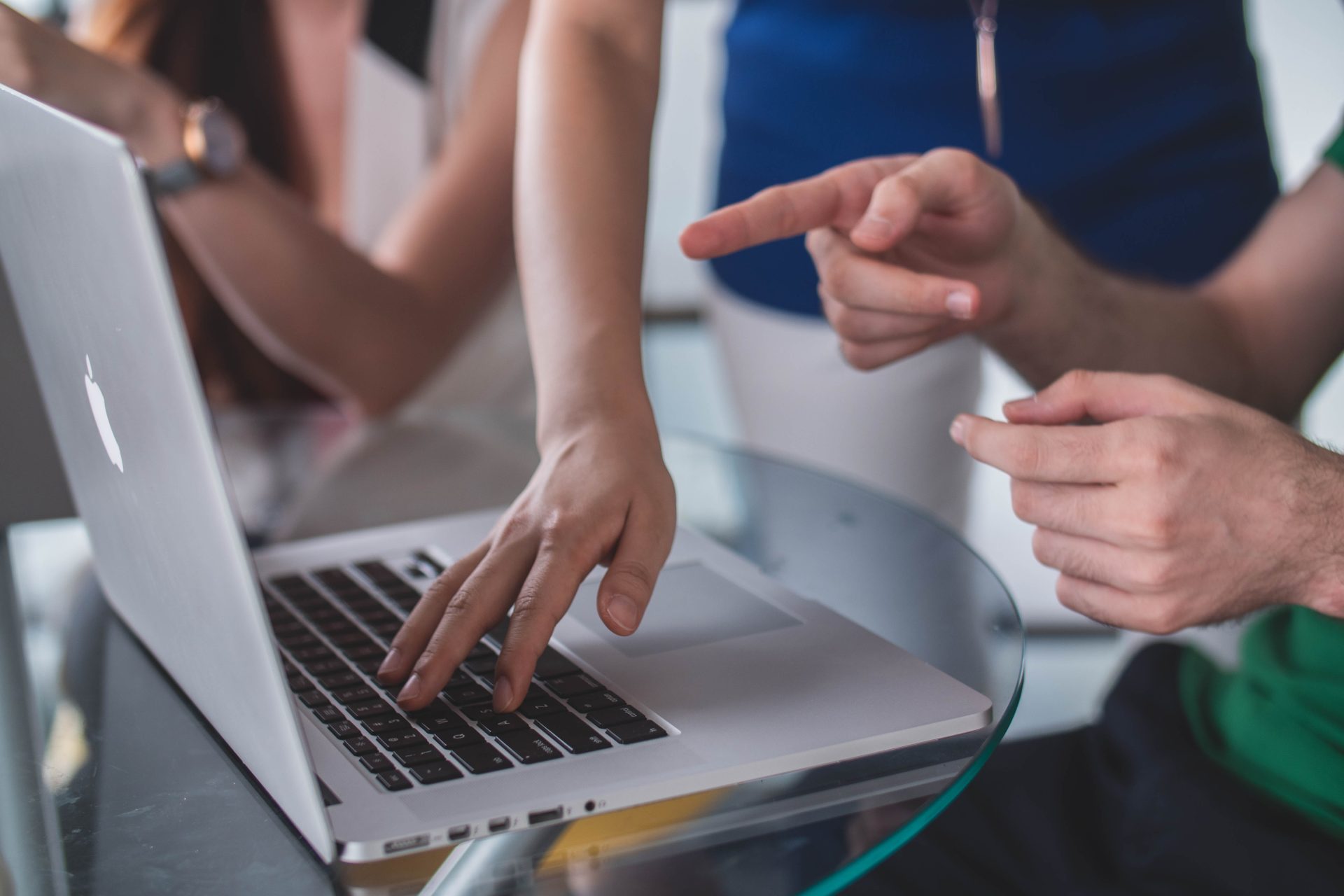Die neue Führungsrolle des Marketings Die neue Führungsrolle des Marketings, Sybit, Photo by Mimi Thian on Unsplash