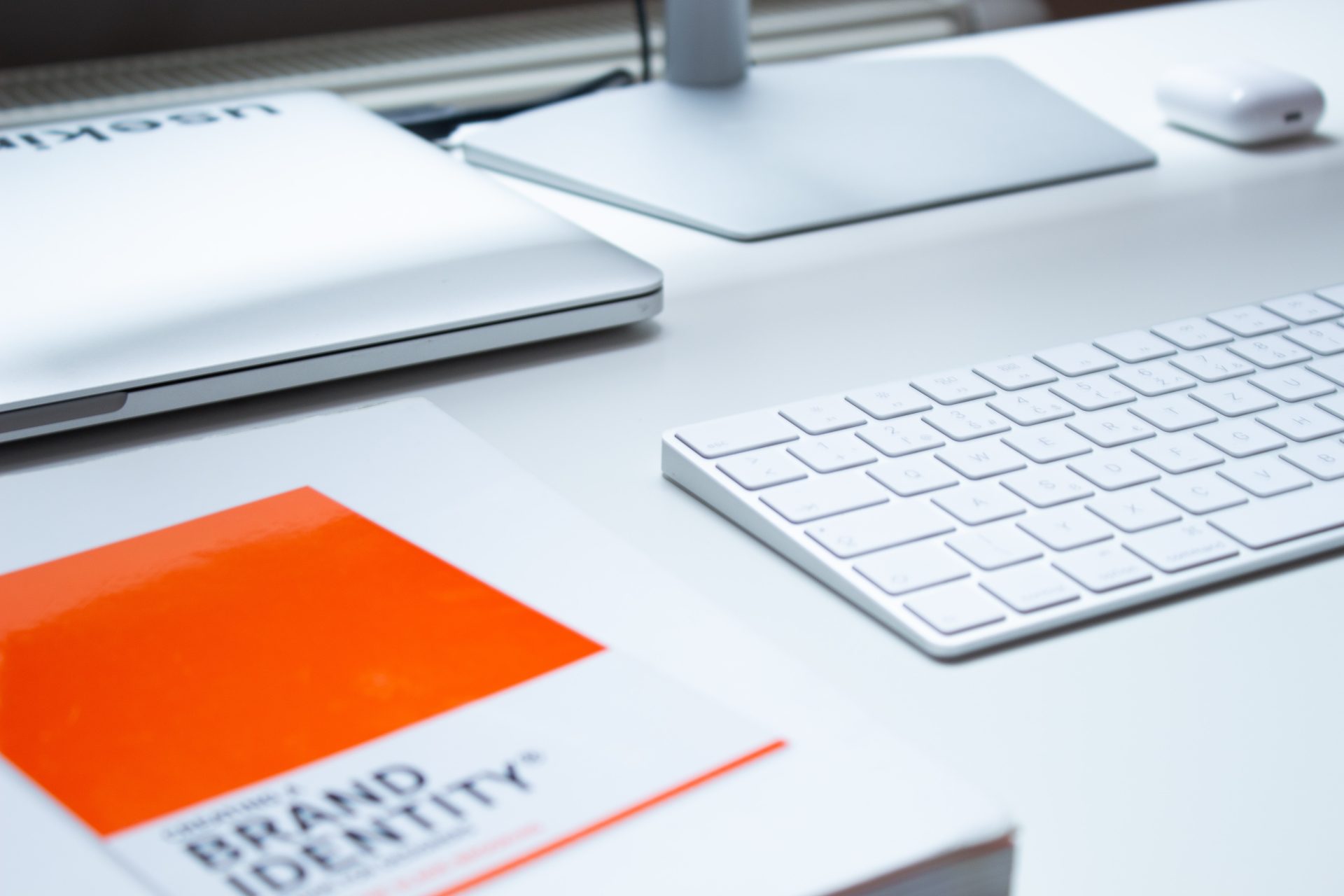 Hyperrelevanz: So gelangen Unternehmen und ihre Marken zu magischer Anziehungskraft Hyperrelevanz: So gelangen Unternehmen und ihre Marken zu magischer Anziehungskraft, Photo by Patrik Michalicka on Unsplash