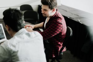 Freshworks unterstützt Databricks bei der Bereitstellung einer verbesserten Mitarbeitererfahrung, Photo by Priscilla Du Preez on Unsplash
