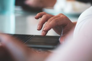 Helen Briggs über Empathie und Experience-as-a-Service, Photo by Sigmund on Unsplash