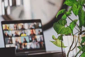 NTT stärkt die Allianz mit Microsoft zur Unterstützung der Umstellung auf hybrides Arbeiten, Photo by Sigmund on Unsplash