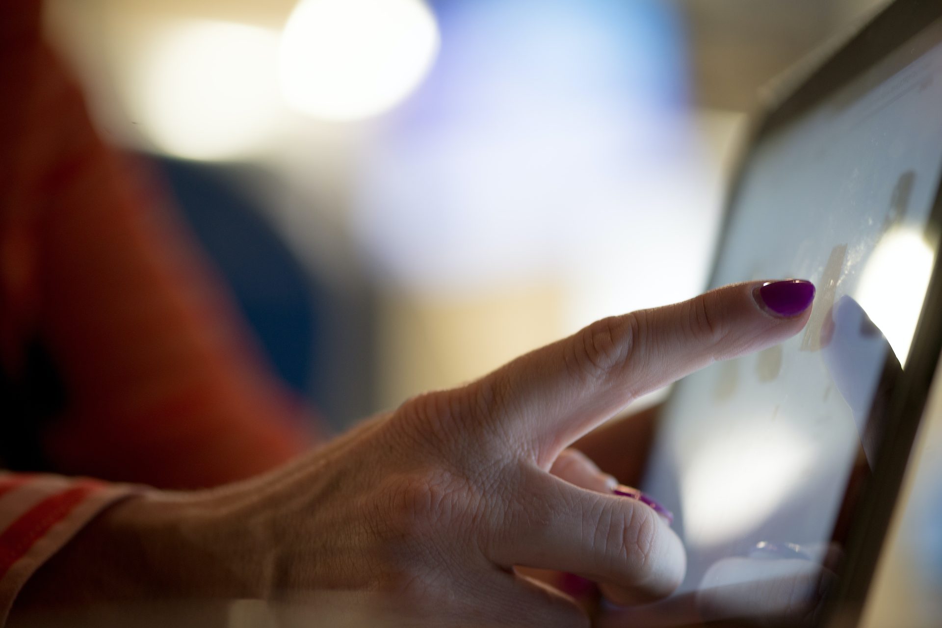 Der Effekt von Corona auf Digital Sales: Drei Wege, wie B2B-Unternehmen profitieren können Der Effekt von Corona auf Digital Sales: Drei Wege, wie B2B-Unternehmen profitieren können, Photo by Timothy Muza on Unsplash